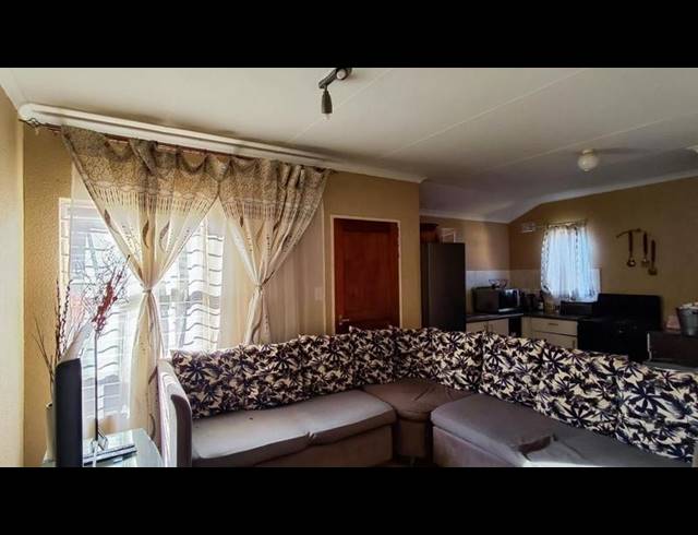 3 BEDROOM HOUSE FOR SALE IN SALFIN